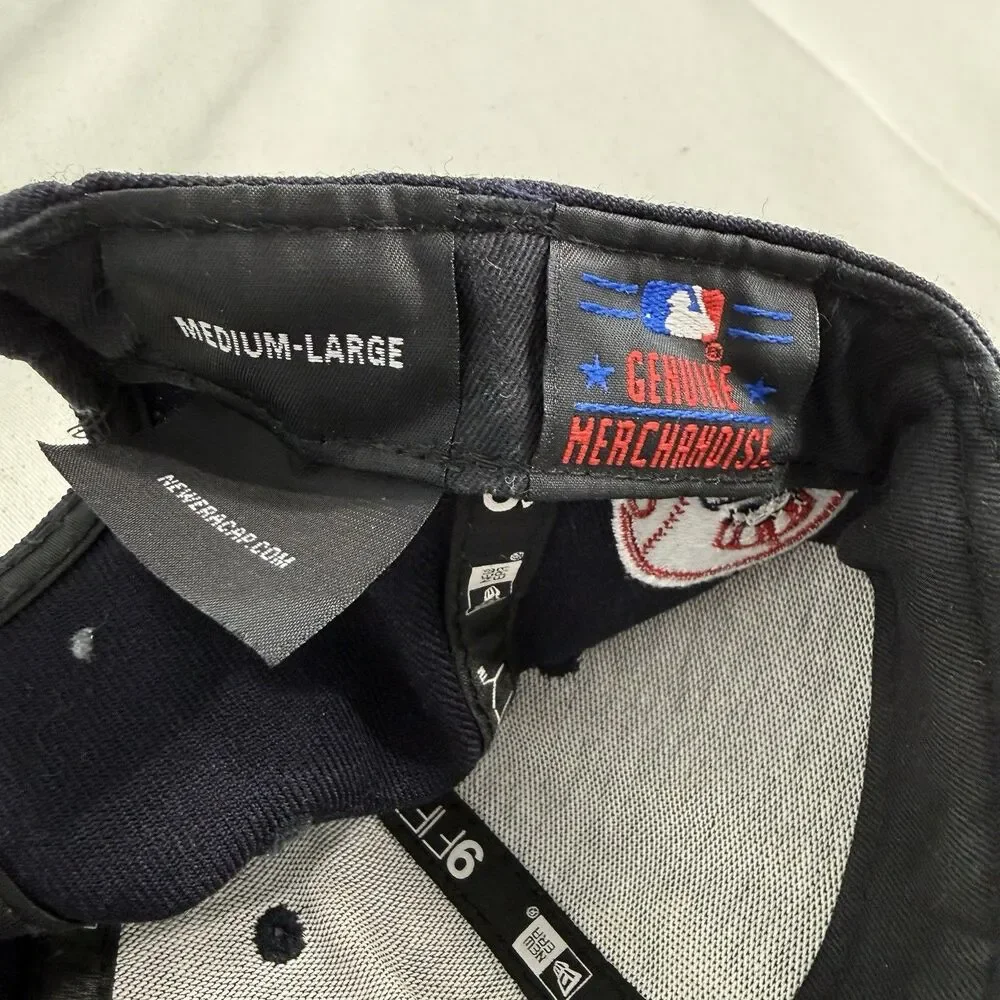 New York Yankees Hat Cap Adjustable Mens Medium-Large MLB Baseball New era